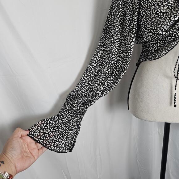 ILLA ILLA L Top Womens Large Black White Ruched Long Sleeve Sheer Smocked Blouse - Picture 3 of 8